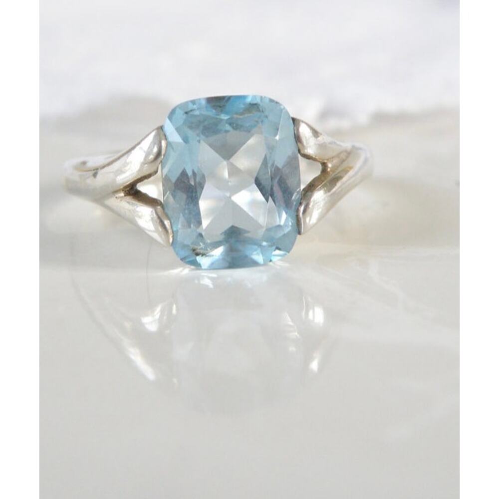 Vintage Genuine Blue Topaz Sterling Silver 925 Ring Size 6.25